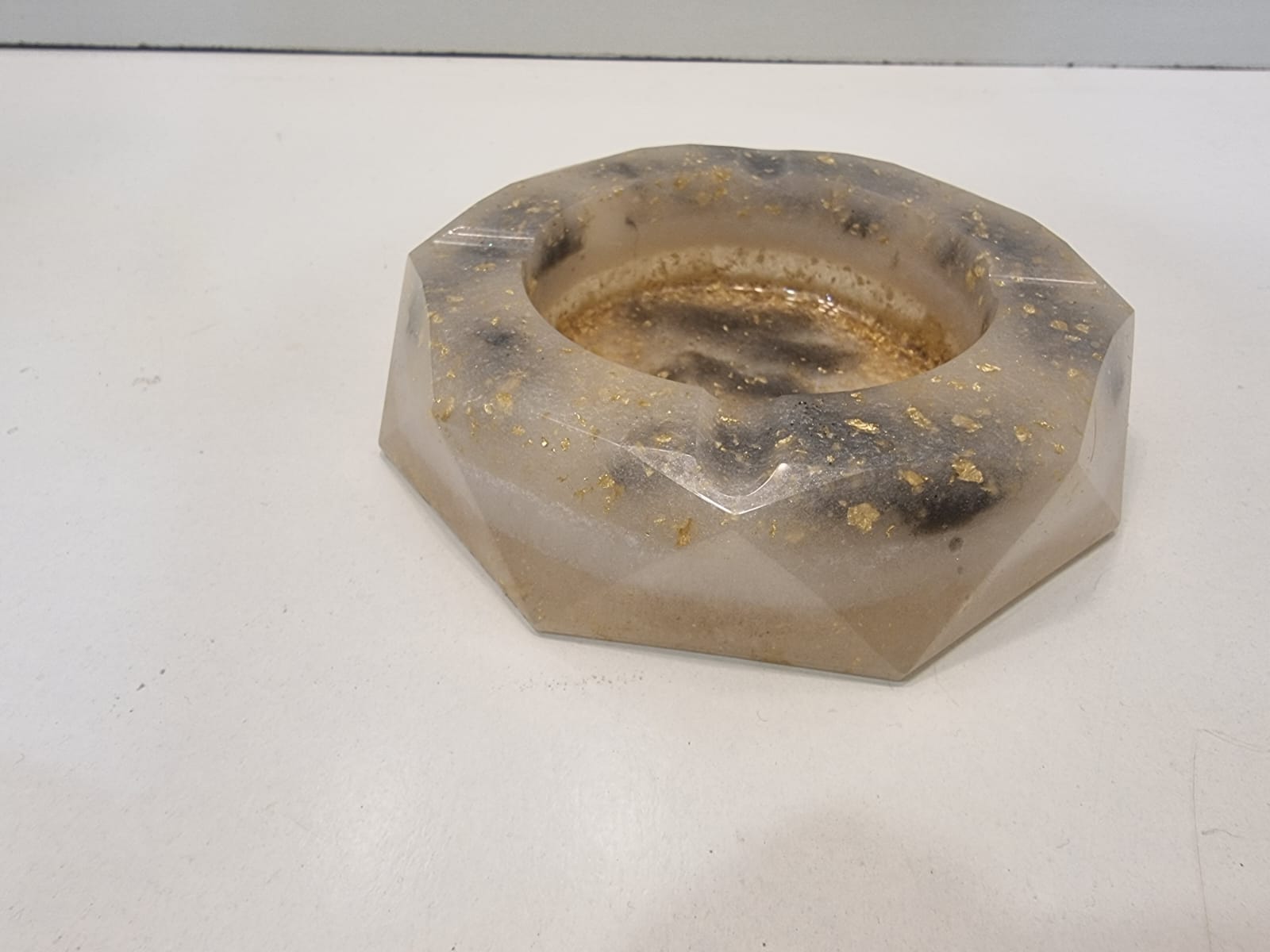 Round Shape Ashtray - Resin Art Products