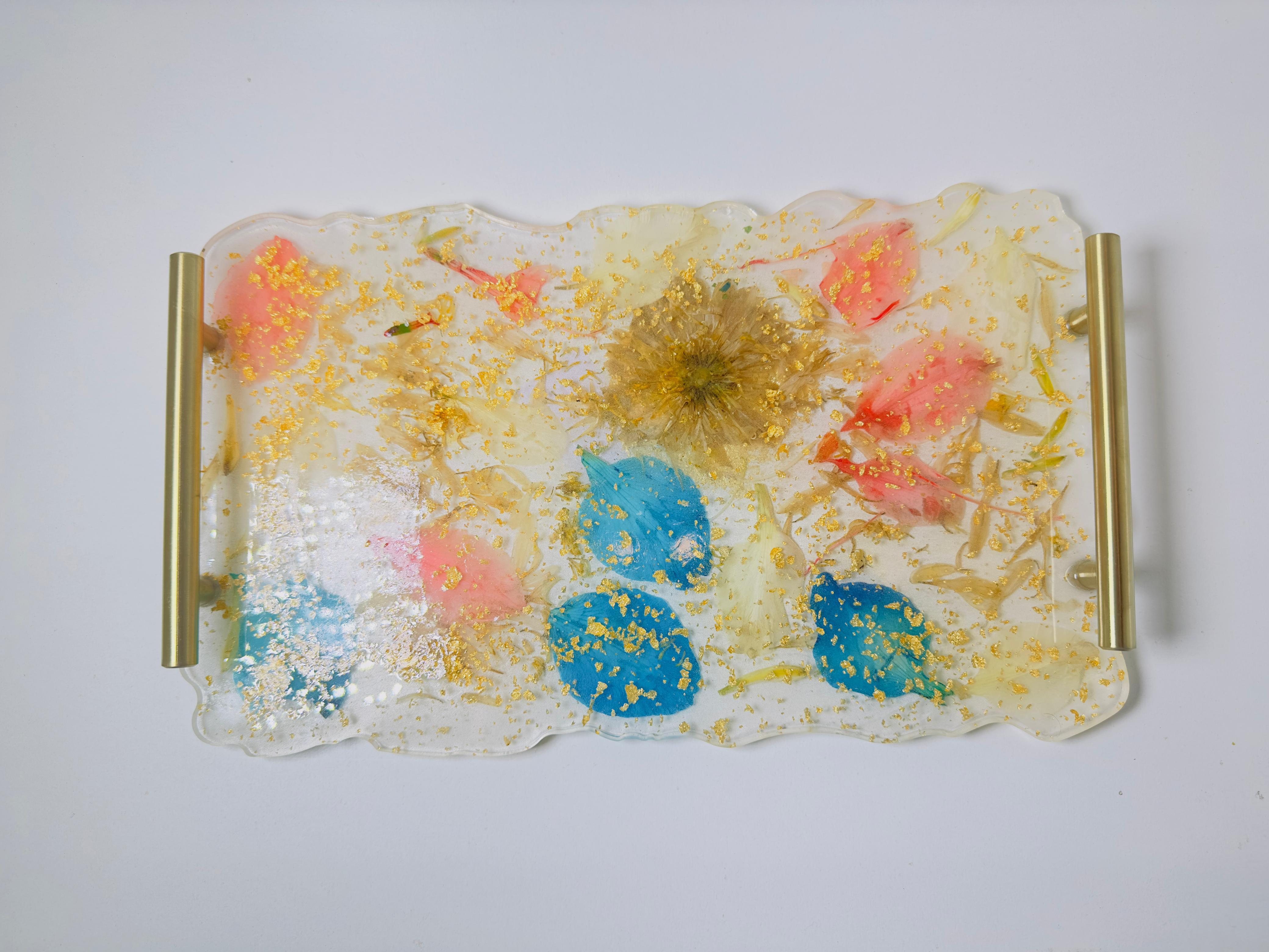 Medium Size Petri Dish with real flowers - Resin Art Products