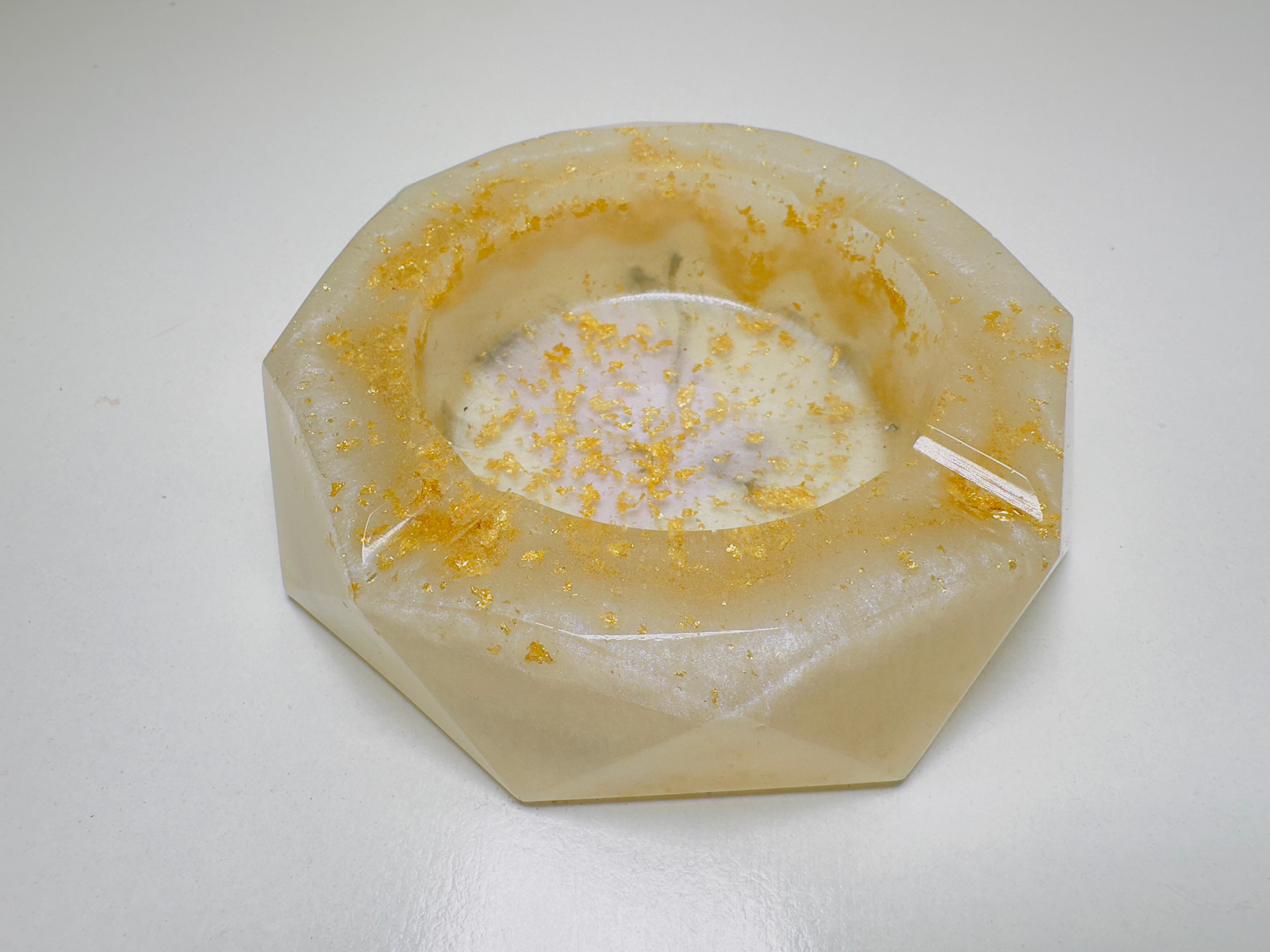 New Stylish Ashtray - Resin Art Products